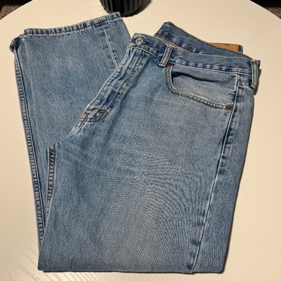 Levi's Men's 505 Mid Rise Regular Fit Medium Wash Levi's Size 36 x 29 - Picture 2 of 10